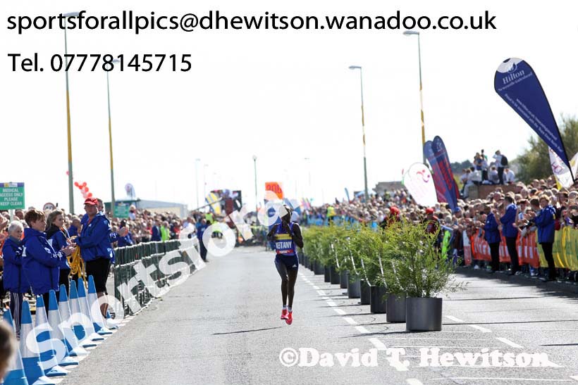 Mary Keitany wins the womens Morrisons Great North Run. Photo: David T. Hewitson/Sports for All Pics